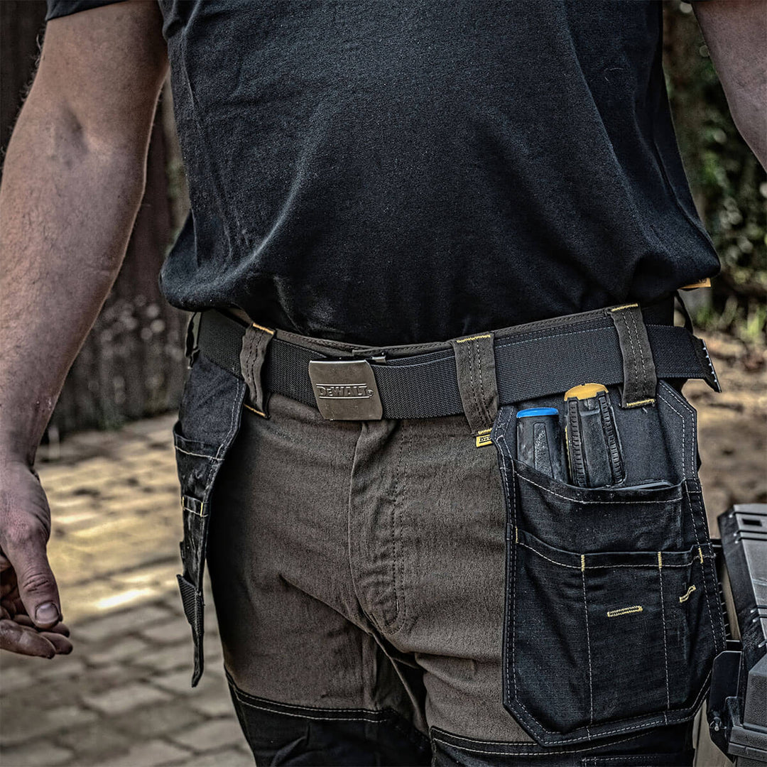 DEWALT Elasticated Belt Model View