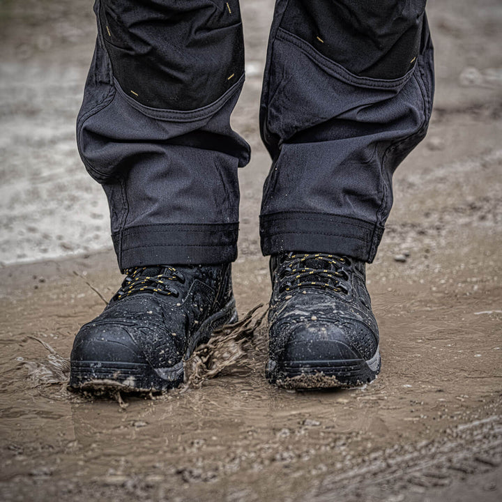 DEWALT Bulldozer Waterproof Steel Toe Safety Boot Black Waterproof Model View