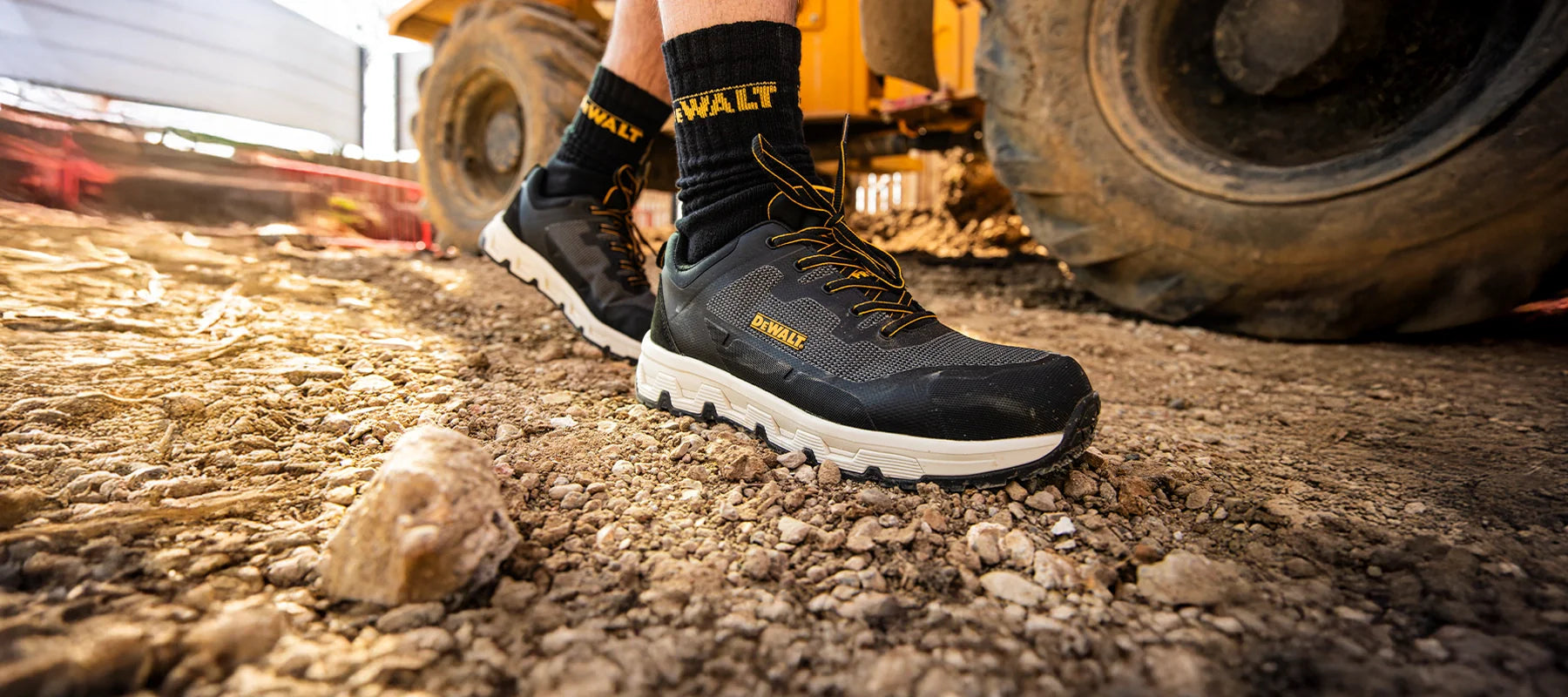 DEWALT Lightweight Safety Toe Footwear